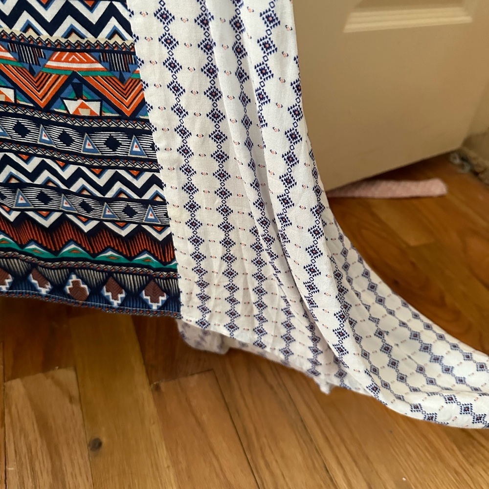 Printed Flowy Tank Top - Picture 2 of 6